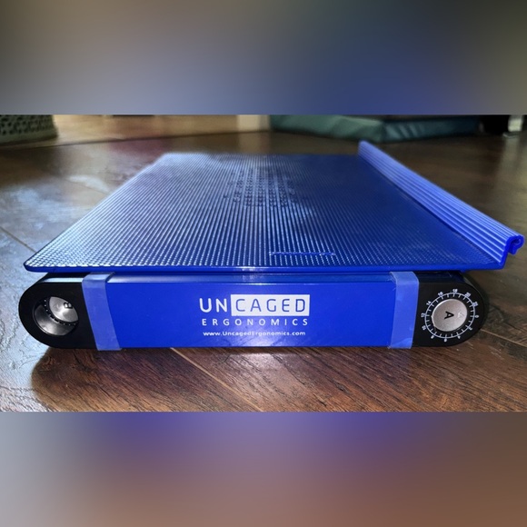 Uncaged Ergonomics Laptop Stand Holder - Picture 12 of 16